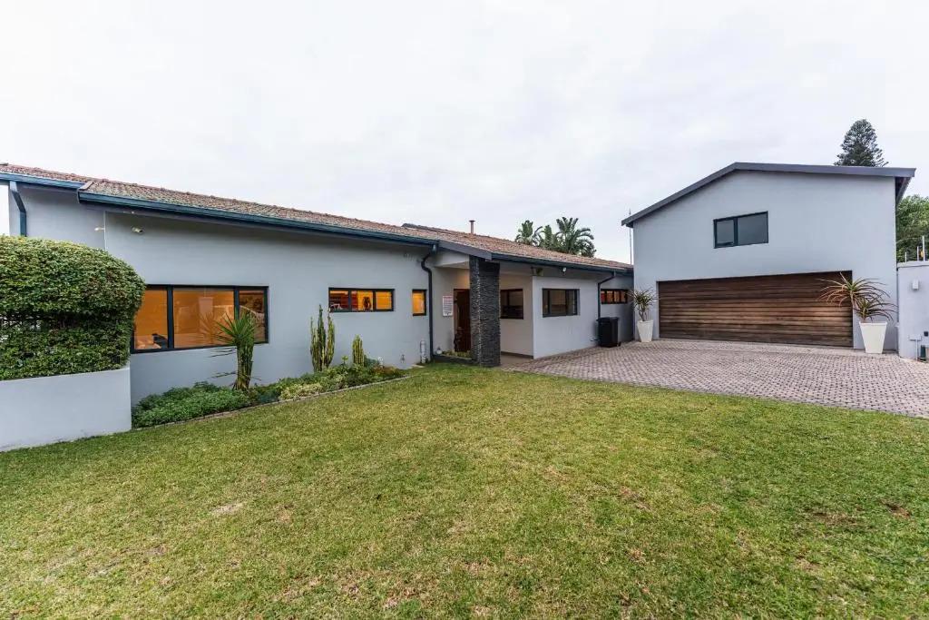 Ashley Beach House - главное фото