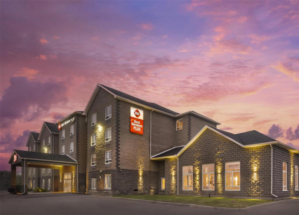 Best Western Plus Saint John Hotel & Suites - главное фото