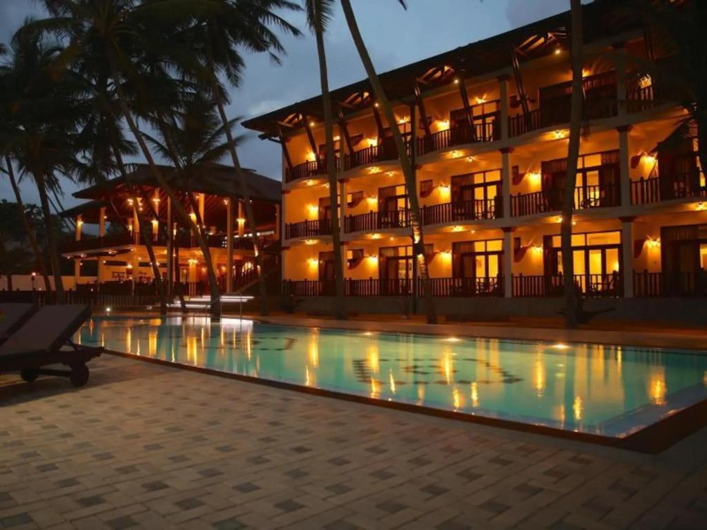 Whispering Palms Hotel - главное фото