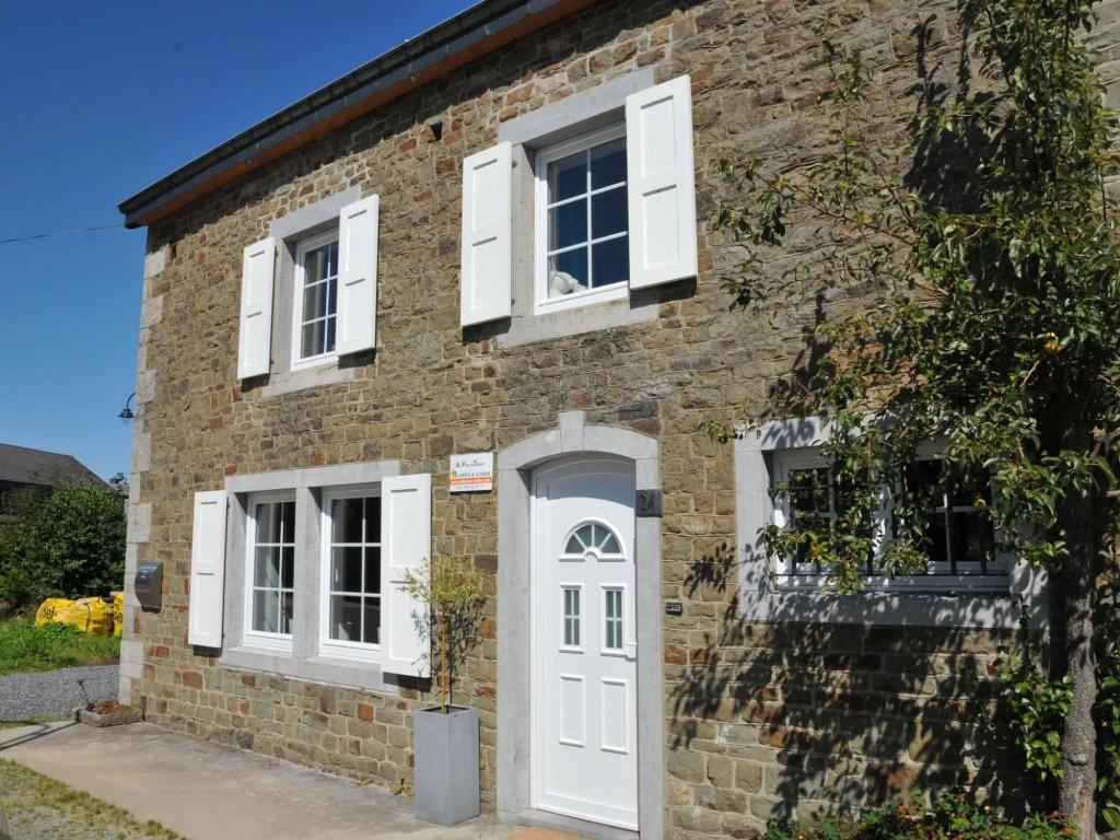 Cosy And Comfortable Village House With Sunny Garden In The Village Of Erezee - главное фото