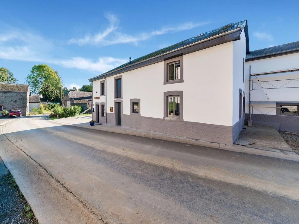 Holiday Home in Nadrin Near Lake and Forest - главное фото