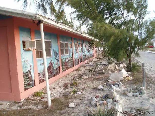 Tradewinds Guest Suites - главное фото