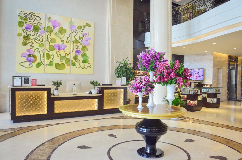 Holiday Beach Hotel Danang - главное фото