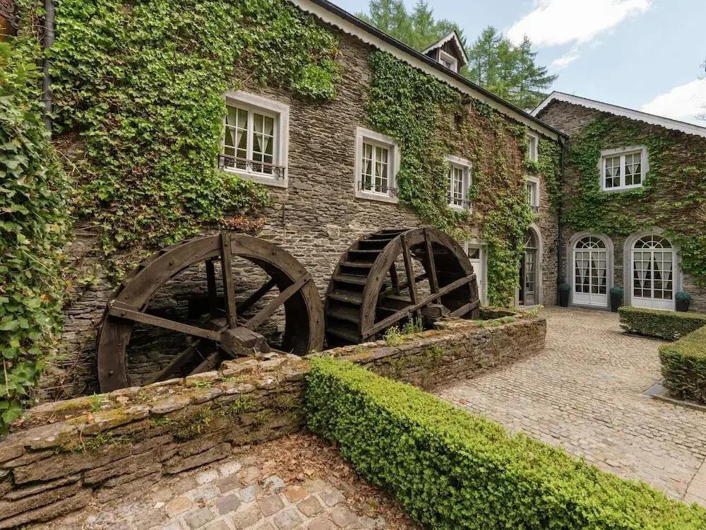 Magnificent Manor in Vresse-sur-semois With Sauna - главное фото