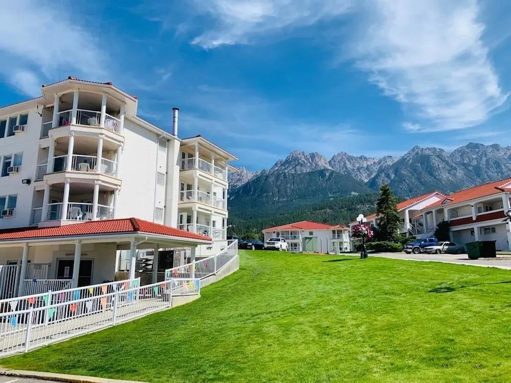 Mountain View Resort and Suites at Fairmont Hot Springs - главное фото