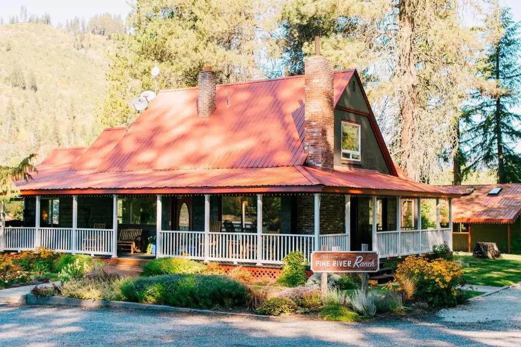 Pine River Ranch B&B - главное фото