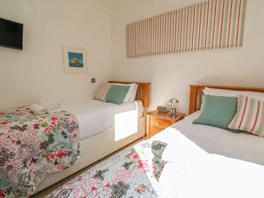 2 Miller's Island, Looe - главное фото