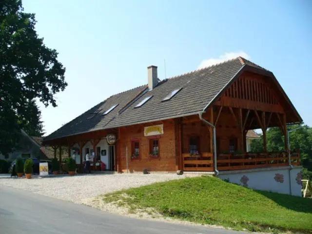 Őrszem Fogadó - главное фото