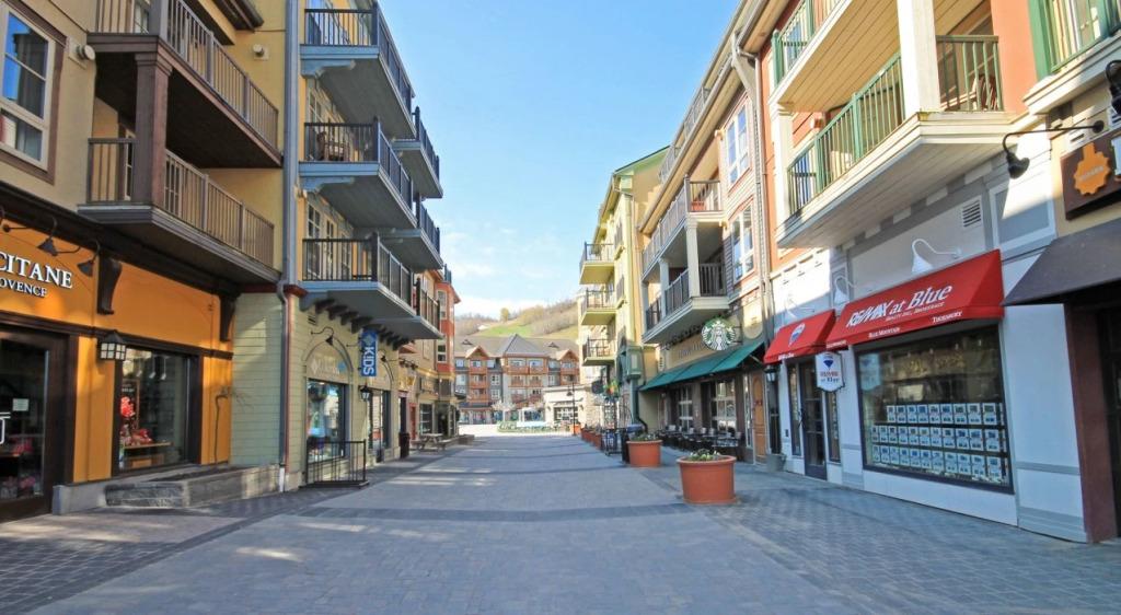 Mountain Views, Steps to BM Village, Hot Tub, BBQ. - главное фото