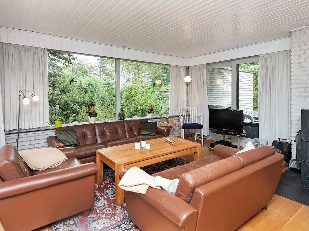 Delightful Holiday Home in Glesborg With Roofed Terrace - главное фото