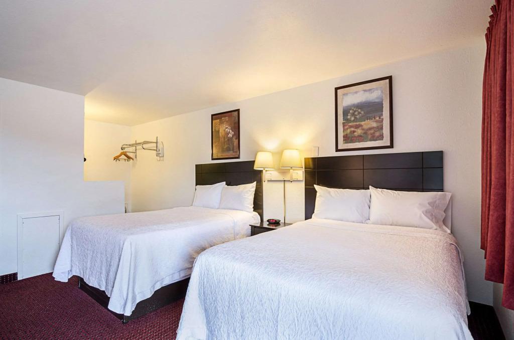 Rodeway Inn - главное фото