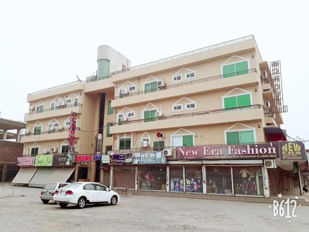 Crown Inn Hotel Multan - главное фото