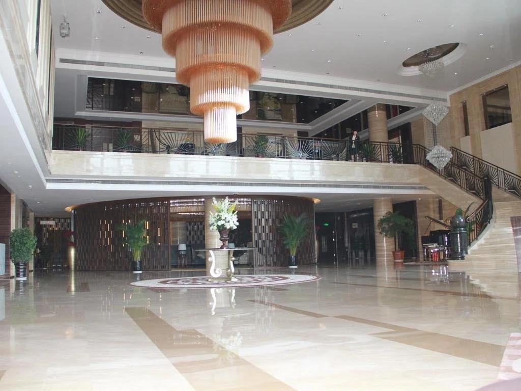 Central Hotel - главное фото