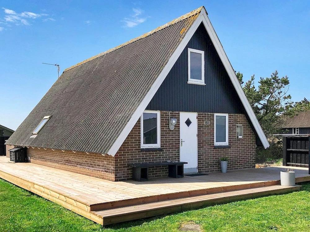 Alluring Holiday Home in Hvide Sande With Sauna - главное фото