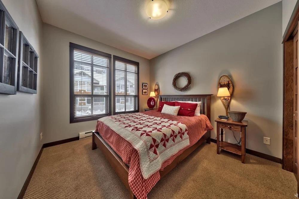 Stones Throw #56 By Bear Country - главное фото