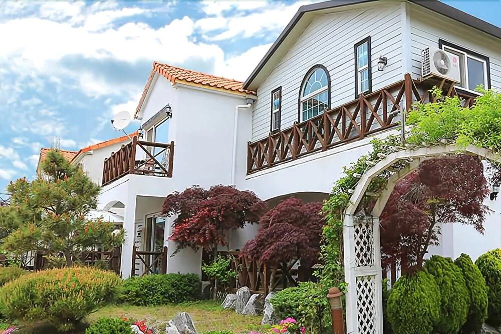 Taean Eia Pension - главное фото