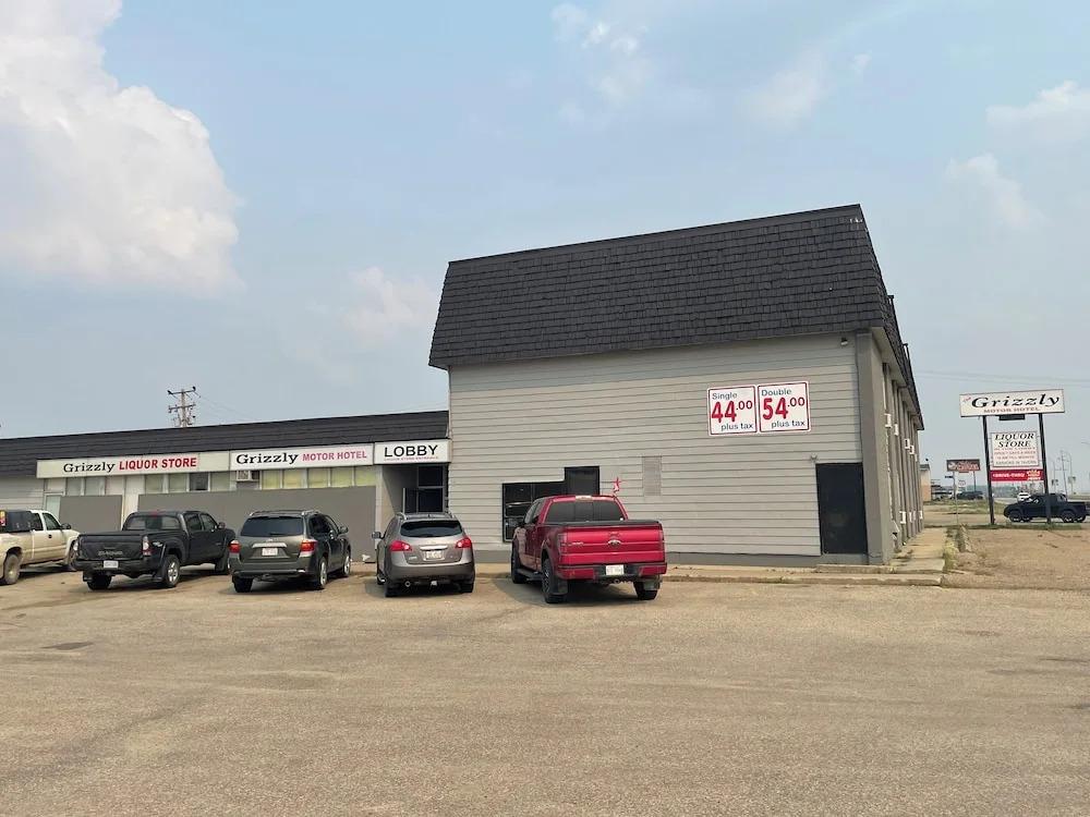 Grizzly Motor Hotel - главное фото