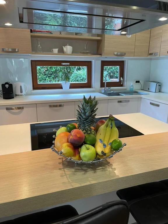 VILLA LOVRAN - heated pool - 5 min walk to the beach - incredible sea view - главное фото