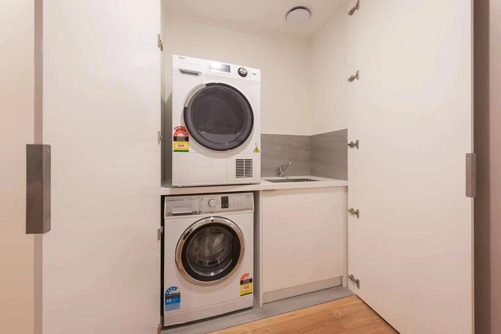 Luxe 3 Bedroom Apartment With Parking - главное фото