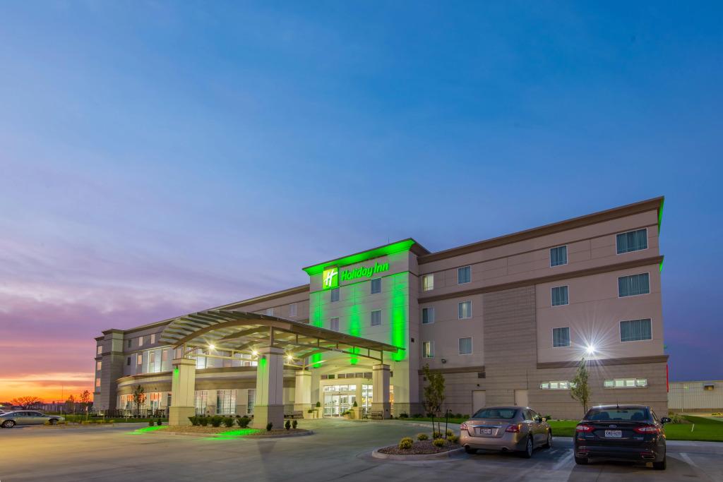 Holiday Inn Salina by IHG - главное фото