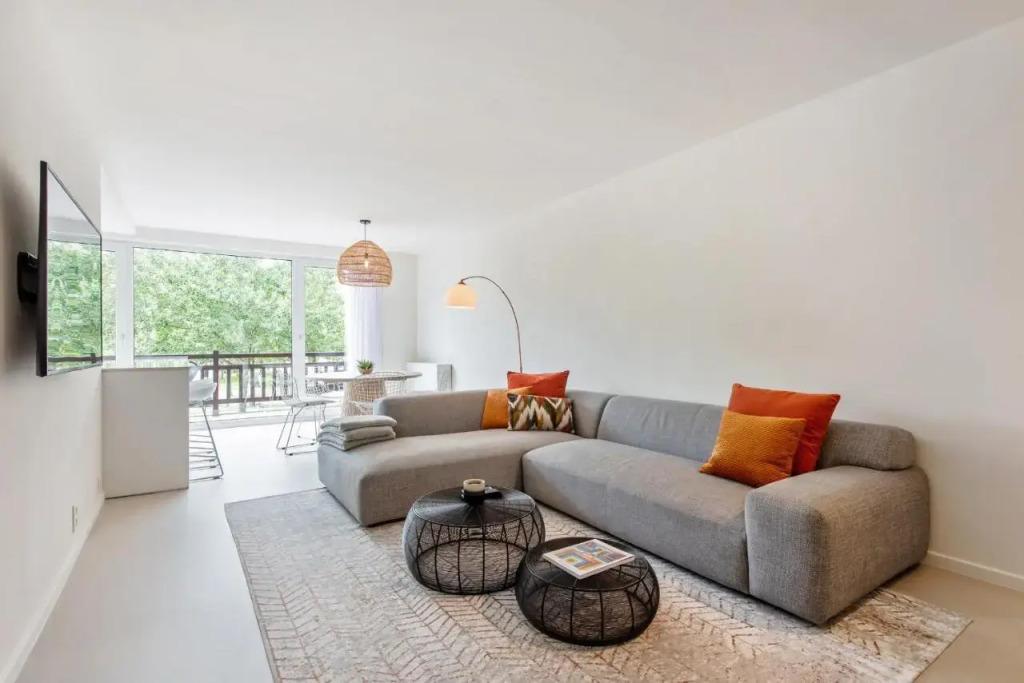 Beautifully renovated appt with big cosy terrace - главное фото