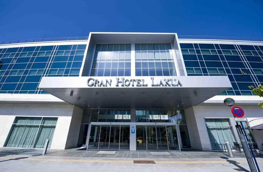 Apartamentos Gran Lakua - главное фото