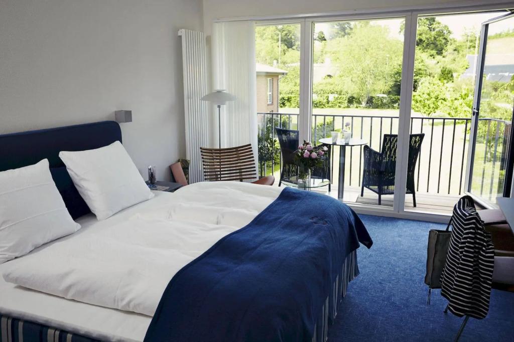 Molskroen Strandhotel - главное фото