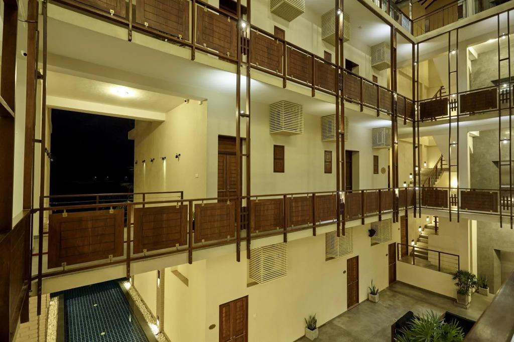 Gartons Cape - главное фото