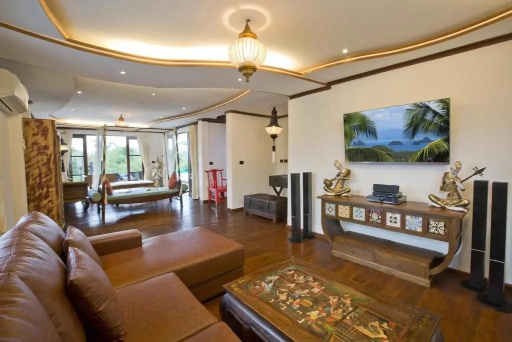 Royal Majestic Grand Thai Villa - главное фото