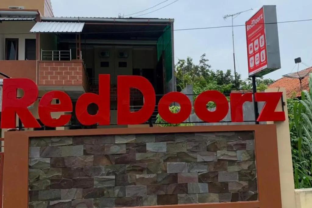 RedDoorz Syariah near Kawasan Simpang Lima Pati - главное фото