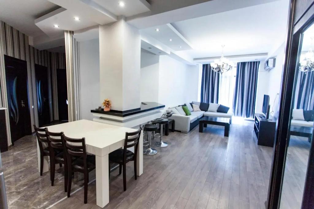 Tbilisi City Center Luxury Apartment #14 - главное фото