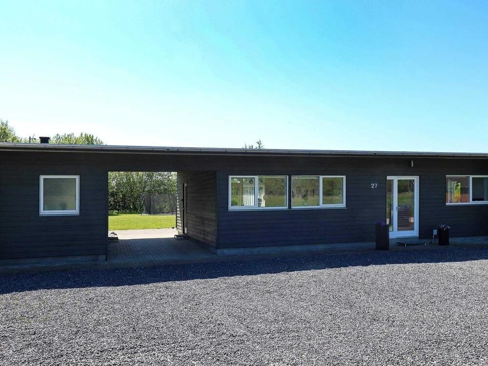 Pretty Holiday Home in Hadsund With Roofed Terrace - главное фото