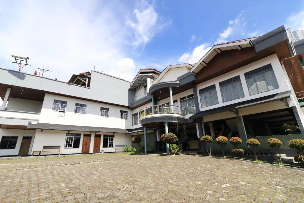 Abang Hotel Ciwidey - главное фото