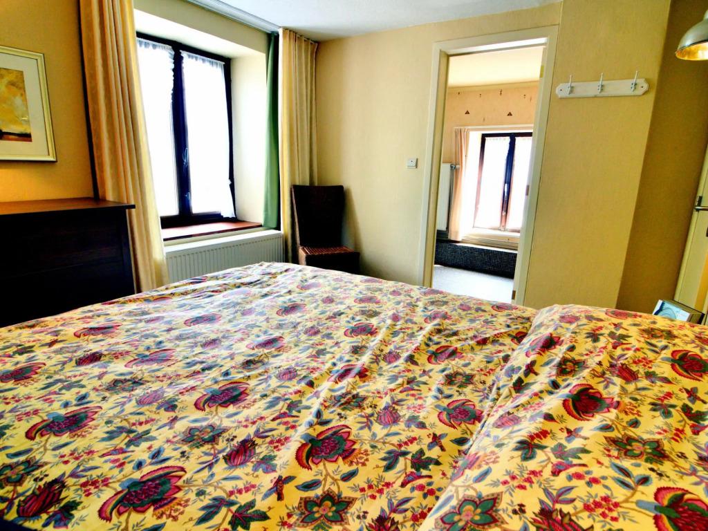 Cottage in Paliseul With Garden - главное фото