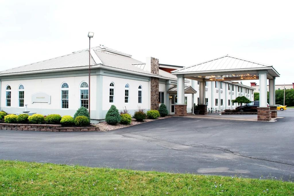 Watertown Travelodge - главное фото