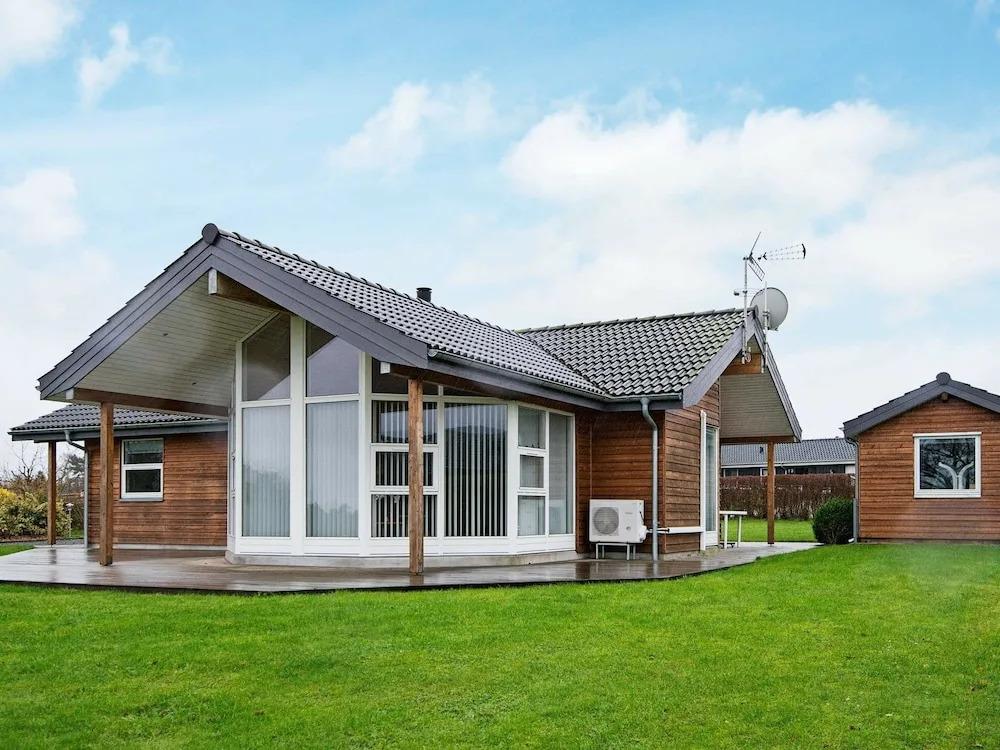 Vintage Holiday Home in Jutland Near Sea - главное фото