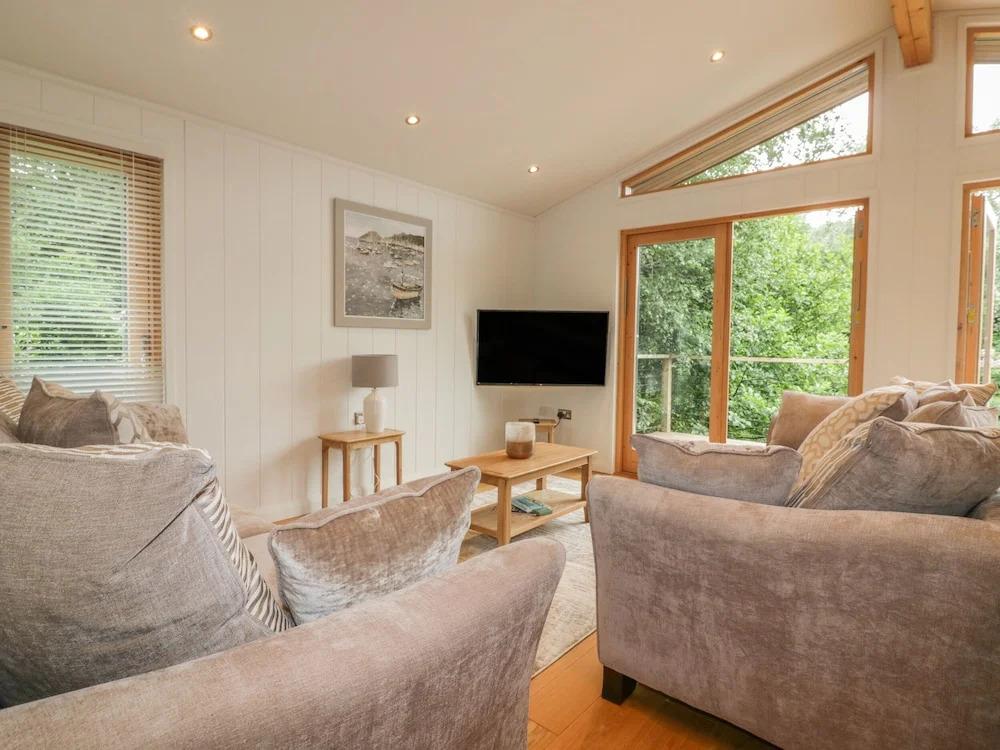 3 Water's Edge - главное фото