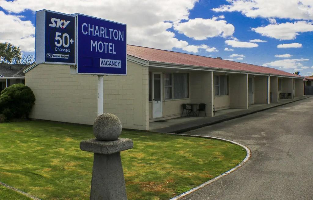 Charlton Motel - главное фото