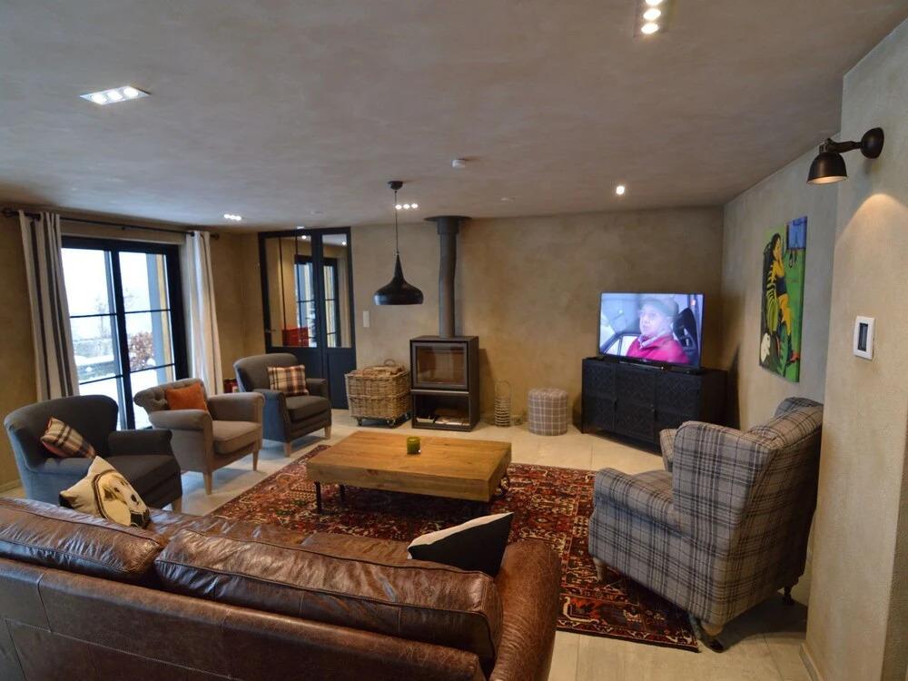 Modern Villa with Shared Pool Nearby Saint-Hubert - главное фото