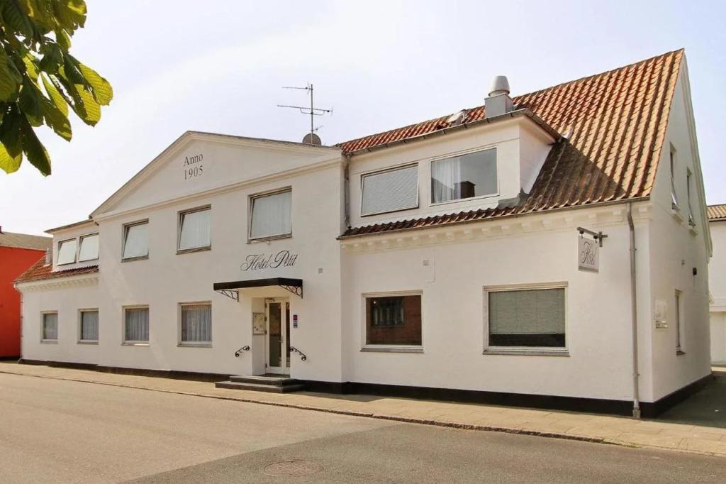 Hotel Petit - главное фото