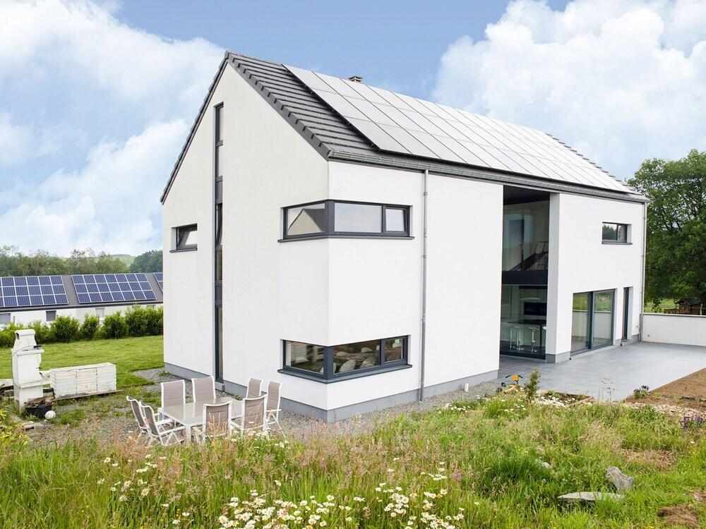 Plush Villa in Léglise near Forest - главное фото