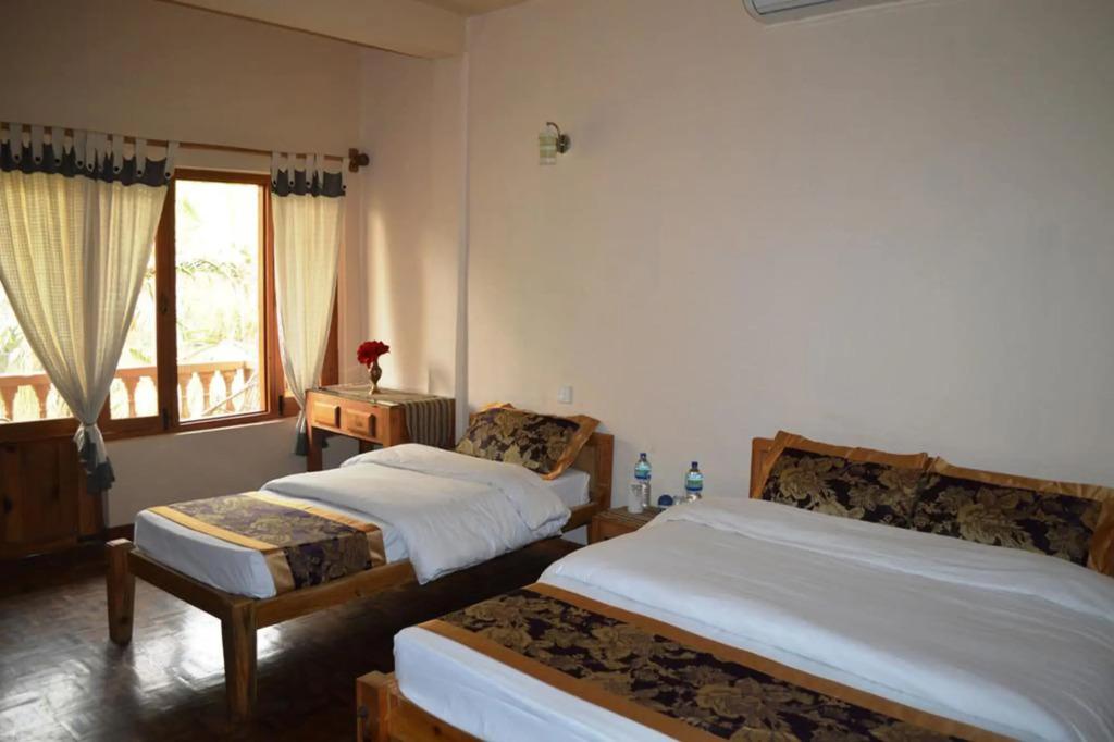 Chitwan Paradise Hotel - главное фото