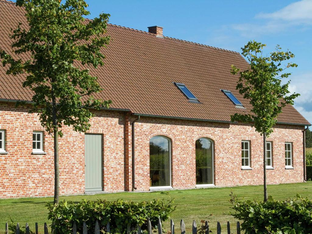 Peer Villa With Garden - главное фото