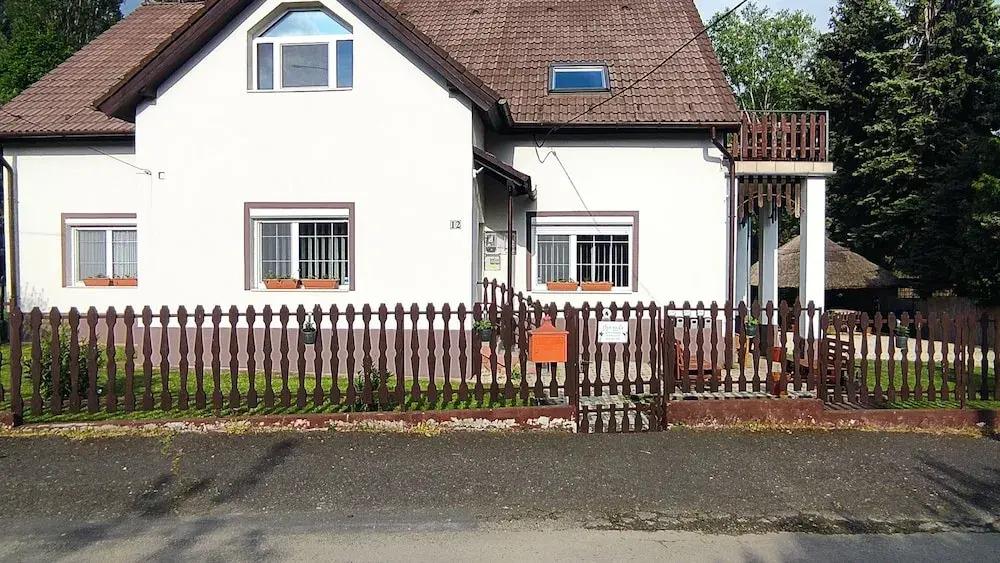 Luxurious Lakeview Retreat in Vonyarcvashegy - главное фото