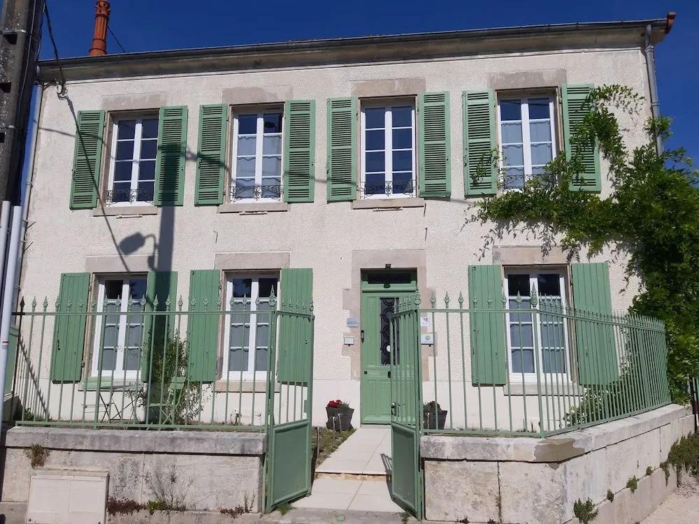 Les Volets Verts Aulnay - главное фото