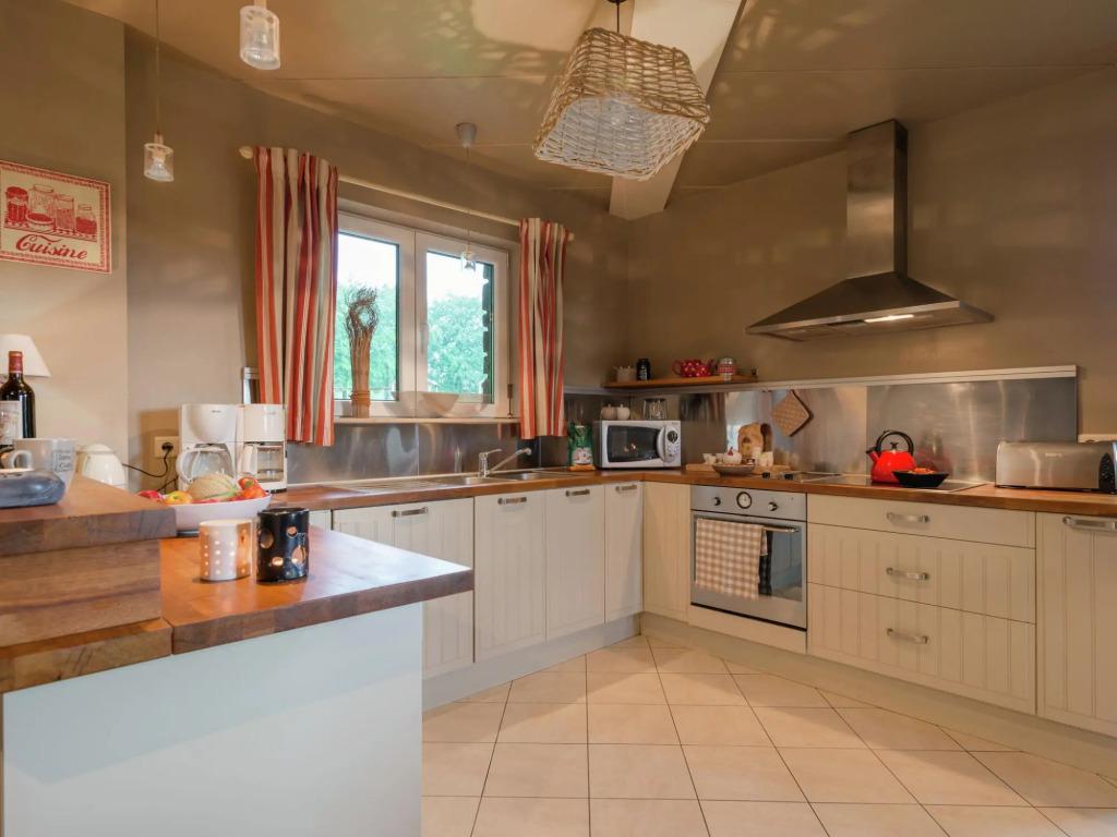 Luxury Holiday Home in Thirimont Liege With Private Garden - главное фото