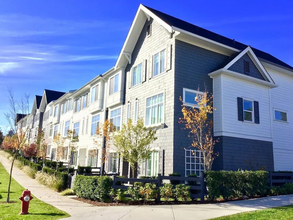 Welcome To Surrey Townhouse - главное фото