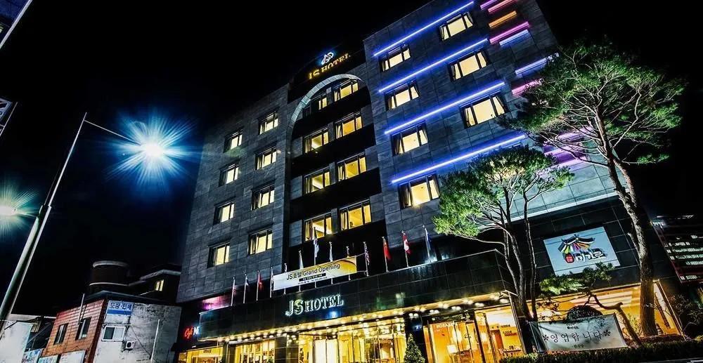 JS Hotel - главное фото