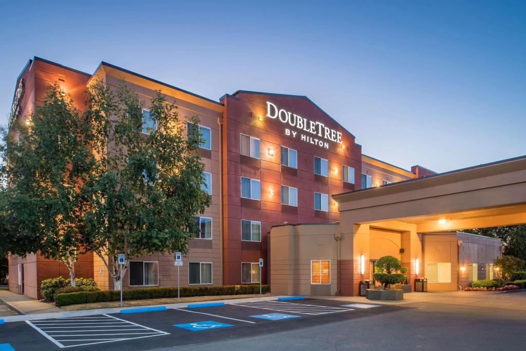 Doubletree by Hilton Salem - главное фото