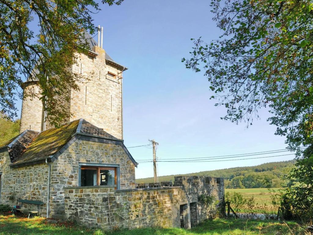 Attractive Holiday Home in Marche-en-famenne With Garden - главное фото